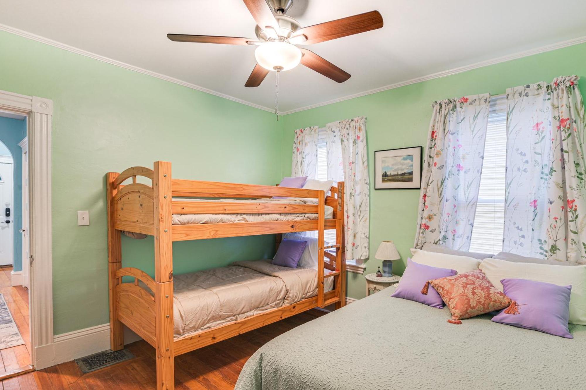 Medford Apartment Rental, 5 Mi To Downtown Boston Exteriör bild